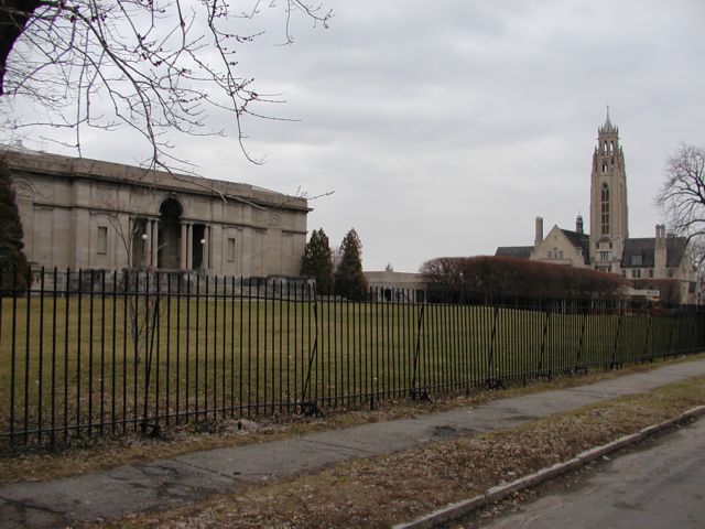 Picture Memorial Art Gallery (585) 473-7720 500 University Ave Rochester NY. Grey skies and brown lawns will soon give way to spring's colorful brush. March 26th 2003 POD spring Picture Of The Day view picture photo image picture pictures photos images