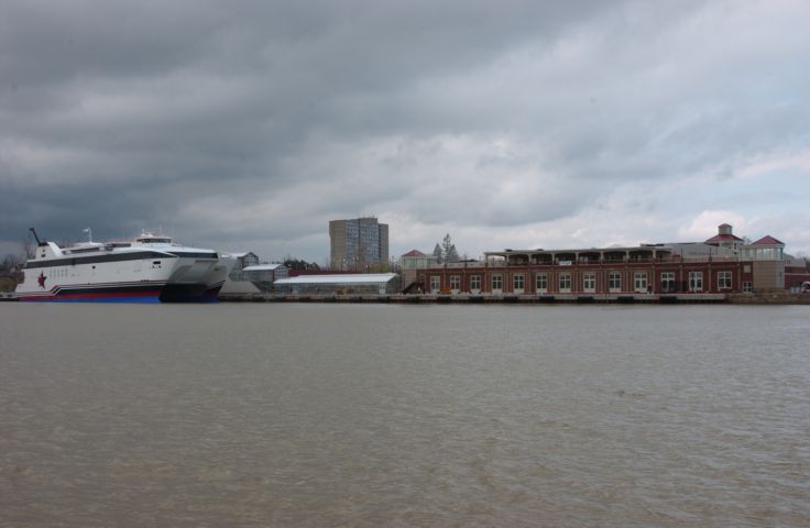 Picture The Spirit Of Ontario, The Fast Ferry, CATS Fast Ferry, The Breeze... She's Here! 24 hour fresh 12:00 PM Apr 28th 2004 POD. - Rochester NY Picture Of The Day from RocPic.Com spring summer fall winter pictures photos images people buildings events concerts festivals photo image at new images daily Rochester New York Fall I Love NY I luv NY Rochester New York Jan 2004 POD Winter view picture photo image pictures photos images