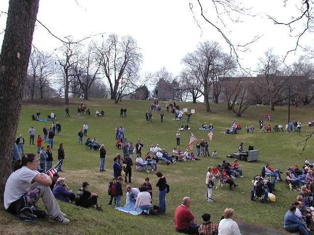 You are viewing Americans, who have gathered to show their love and support for America, Democracy, and the defenders of our freedom.  Rochester NY Rally 'Round America April 19th, 2003 . Image 8 of 60  -  51 kB