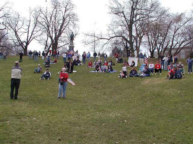 We the people were here to Rally 'Round America so I walked away from the minor confrontation in the previous image and went back to wandering about the REAL Americans gathered to show their support for the people of this country and many other nations, who right NOW are dying in defense of America and the World in hopes of ending decades of terrorism that culminated with the EVIL that was 911 image 14 of 60  -  61 kB