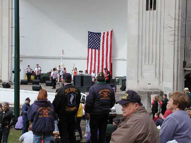 You are looking at some REAL American Veterans... as Nik and the Nice Guys play on... the Veteran in the foreground is from The Nam... wanna guess who he is eyeballing? Image 20 of 60  -  37 kB