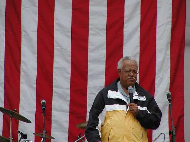 Rochester NY Mayor Bill Johnson from the heart in support of America. Rally 'Round America, April 19th, 2003, Highland Park. Image 43 of 60  -  26 kB