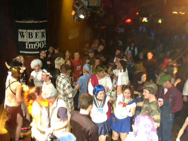 Wber 90 5 Fm Rochester Halloween Party Club Red Social Lounge 10 27 2001 Www Rocpic Com 2001