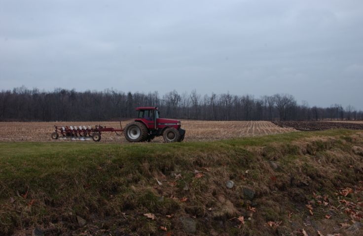 Picture Plowing the fields, early spring, Palmyra NY. Fresh 9:30 AM Mar 31st 2004 POD. - Rochester NY Picture Of The Day from RocPic.Com winter spring summer fall pictures photos images people buildings events concerts festivals photo image at new images daily Rochester New York Fall I Love NY I luv NY Rochester New York Jan 2004 POD Winter view picture photo image pictures photos images